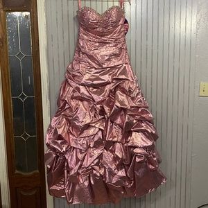 Metallic Pink Prom/Quince dress